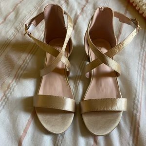 Little Girls size 13 dressy gold sandals with heel flower girl dress sandals